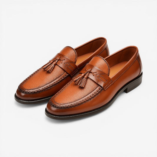 Klassische Slip-On Schuhe mit Quasten